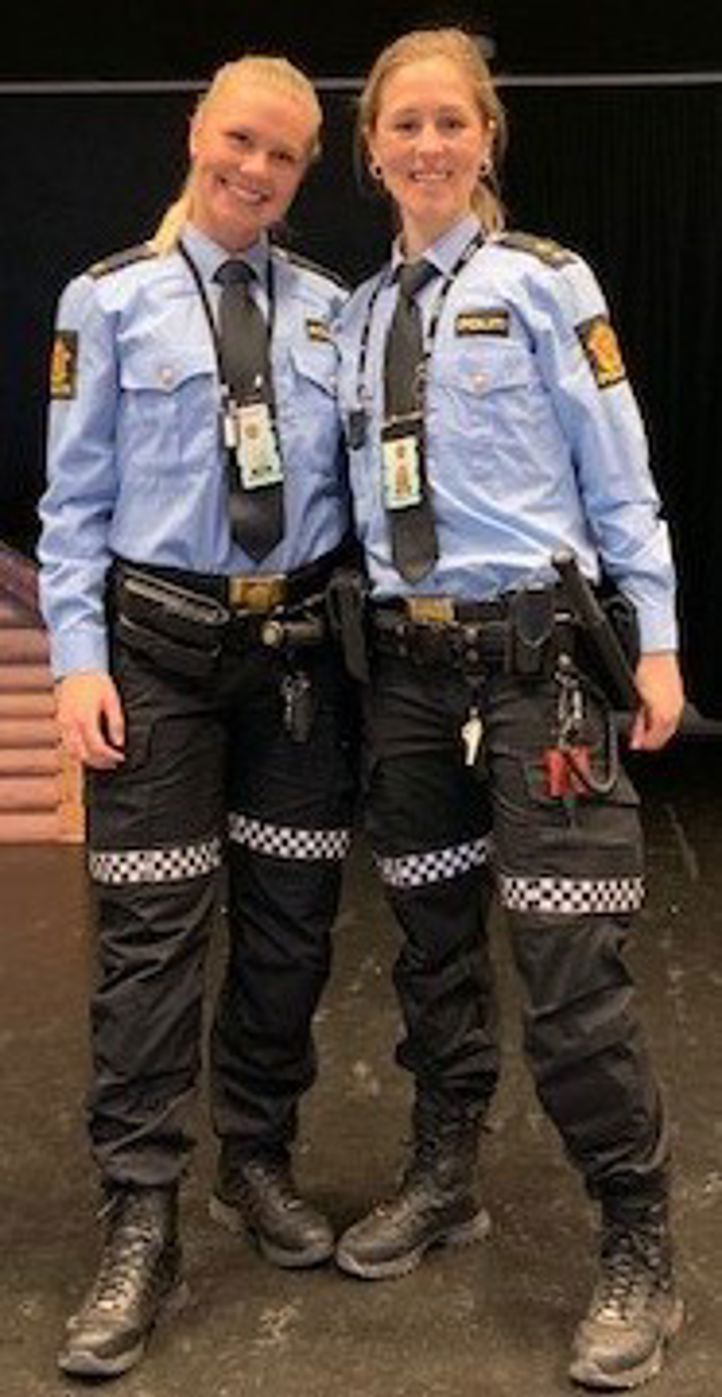 et par personr i politiuniform